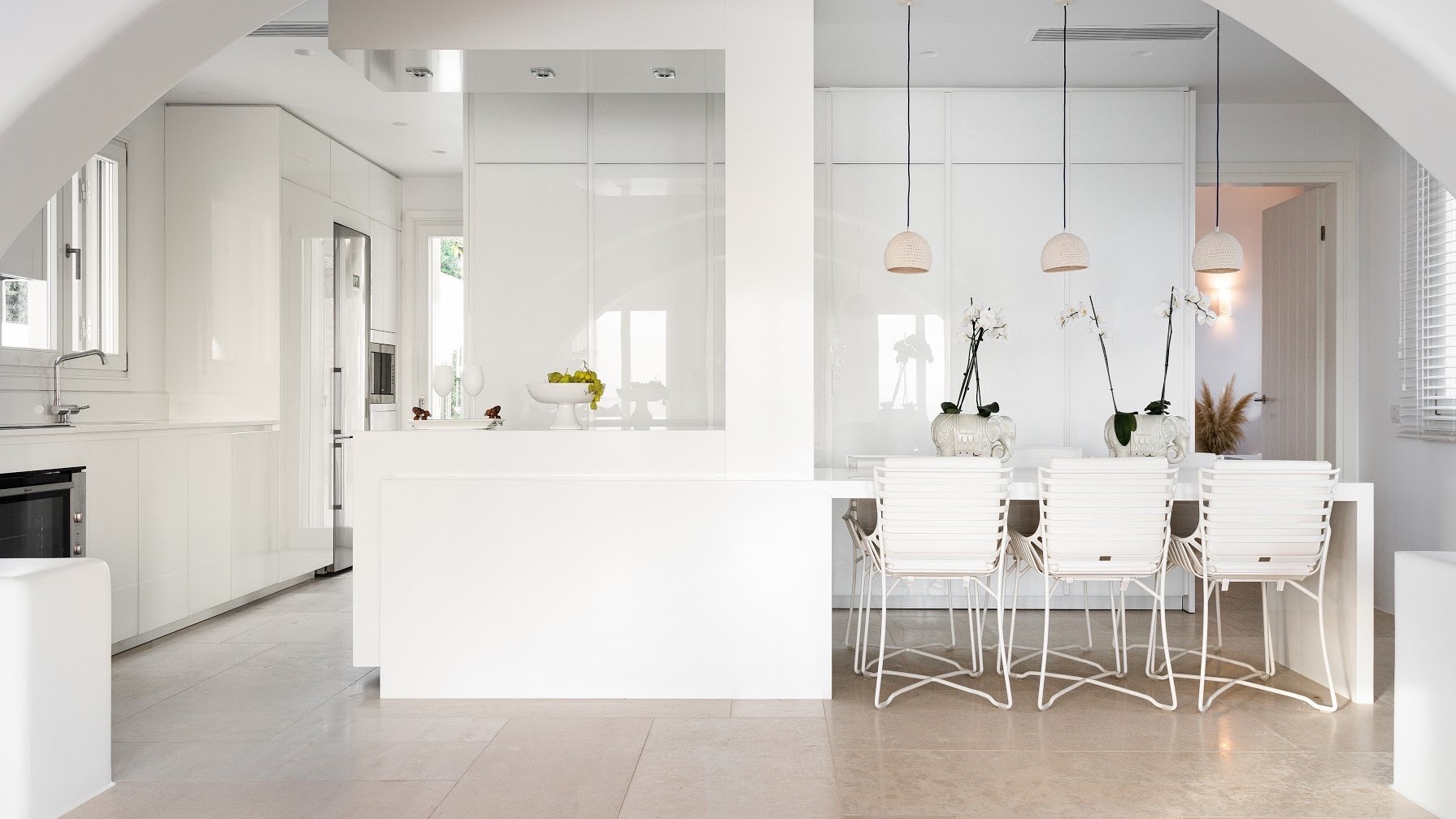 V3.38 modern fully equipped kitchen in ultra luxury villa paros