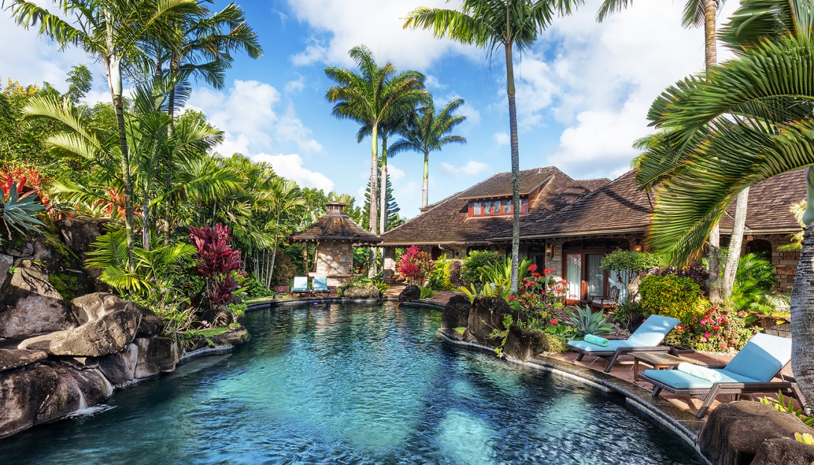 luxury_oceanfront_kauai_vacation_rental_04.png